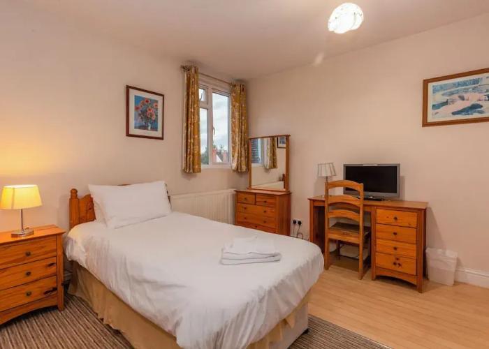 Ricky Road Guest House - Budget