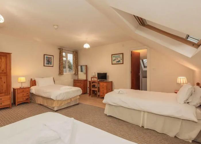Ricky Road Guest House - Budget