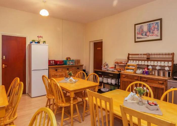 Ricky Road Guest House - Budget