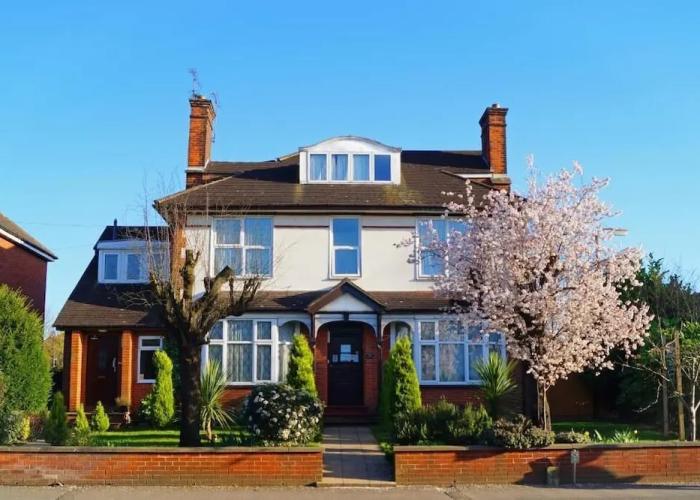 Ricky Road Guest House - Budget
