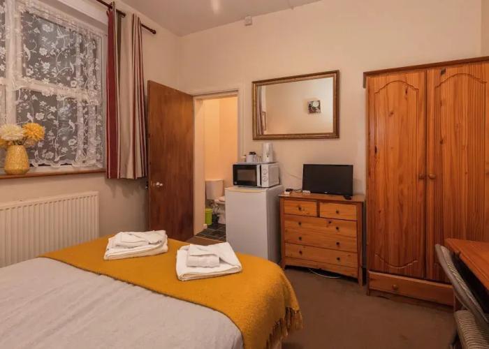 Ricky Road Guest House - Budget
