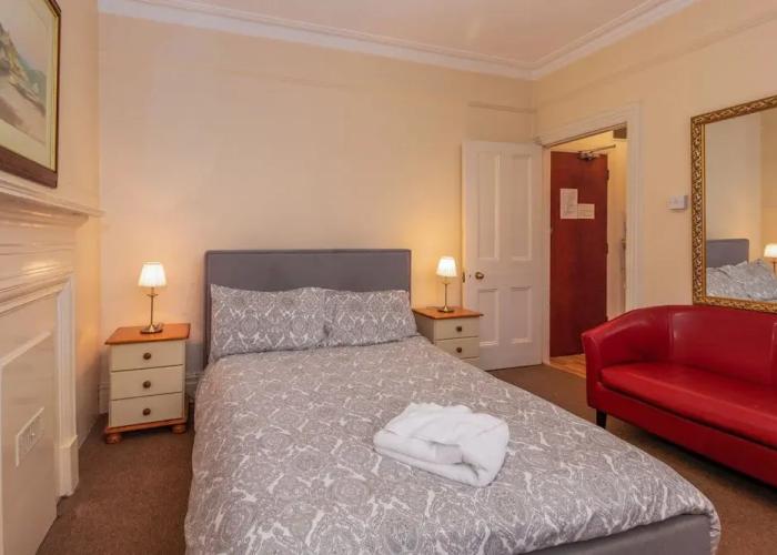 Ricky Road Guest House - Budget