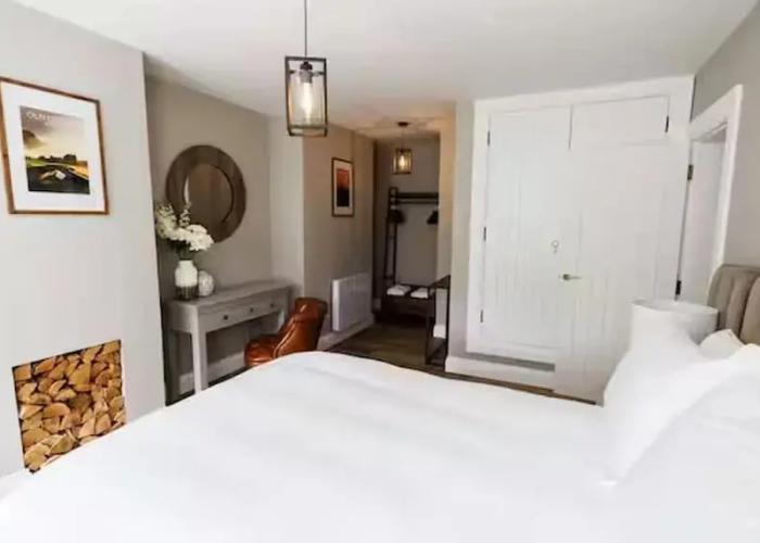 Stylish 3-bed Apartment in the Heritage Quarter