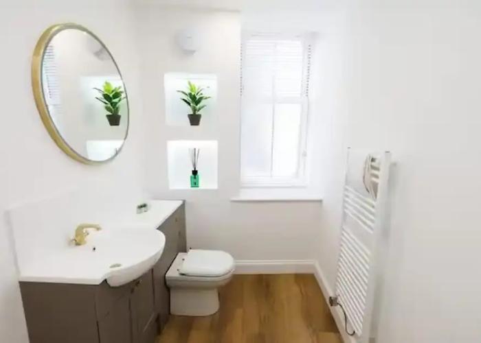 Stylish 3-bed Apartment in the Heritage Quarter