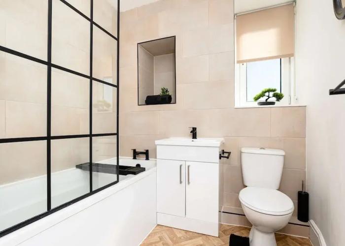 2 Bedroom Apartment-free Parking