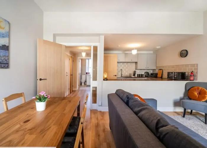 2 Bed Flat - Town Centre