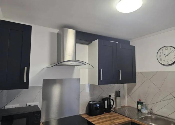 Charming and Compact Studio in Bridgend
