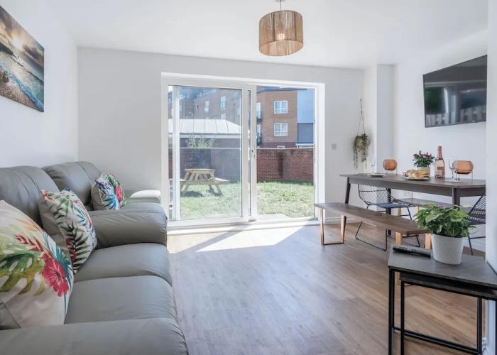 Swn Y Mor - 4 Bedroom - Llanelli