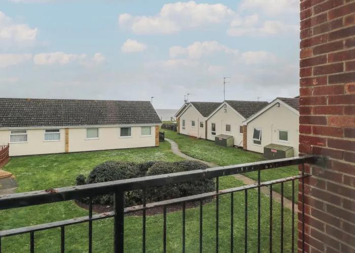 19 Waterside Park