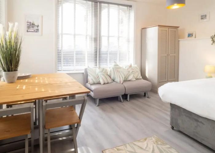Host Stay Harbour Lights