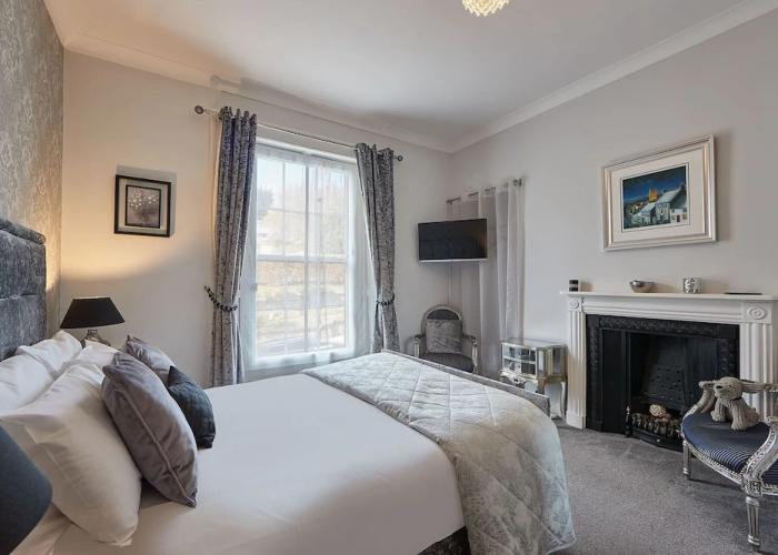Host Stay Rosedale House