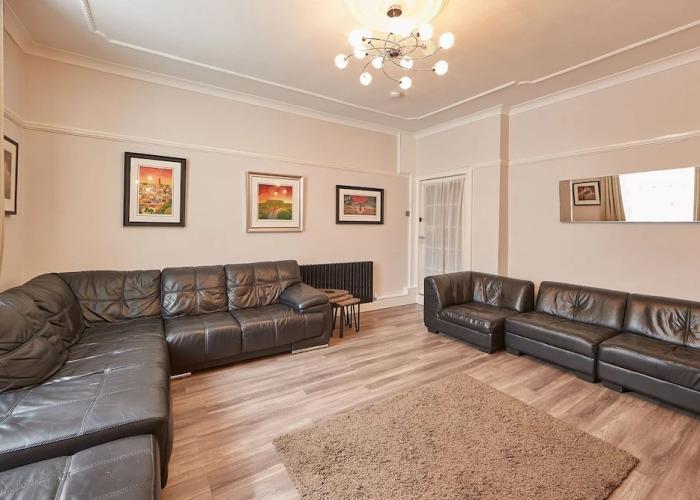 Host Stay Rosedale House