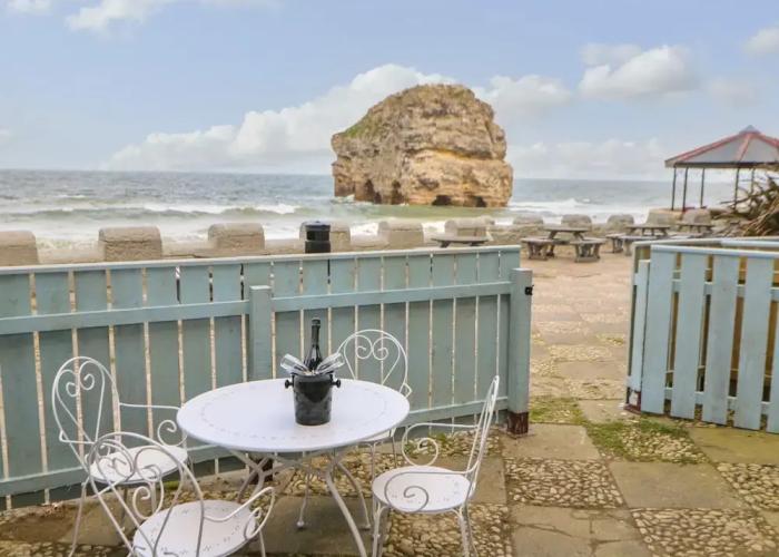 The Beach Apartment