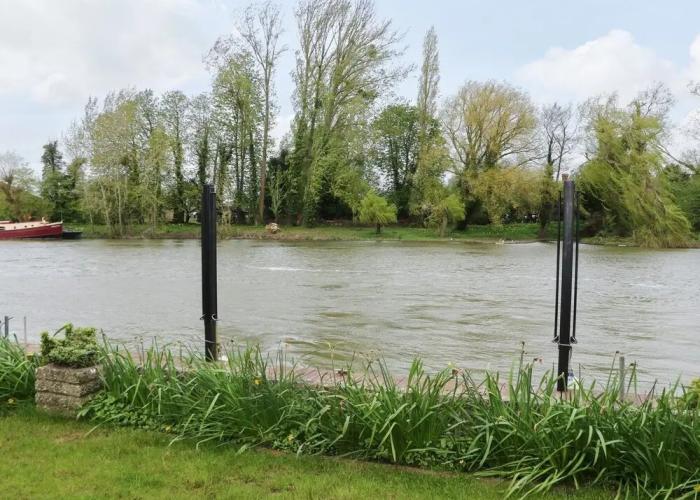 Thames Retreat