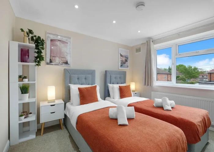 Stylish 4 Bedroom Home in Brightside Ave