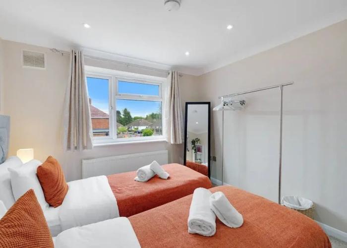 Stylish 4 Bedroom Home in Brightside Ave