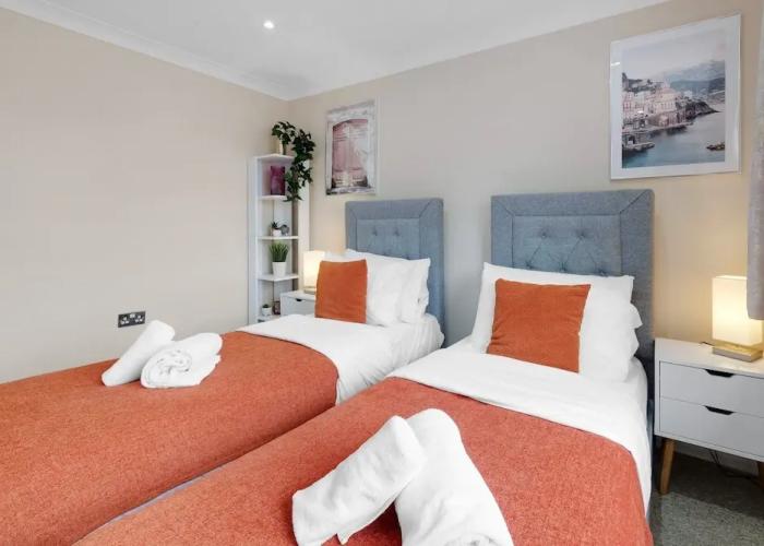 Stylish 4 Bedroom Home in Brightside Ave