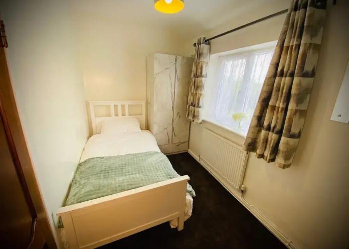 Hotel Modern-petfriendly-privategarden-family-20mintoldn