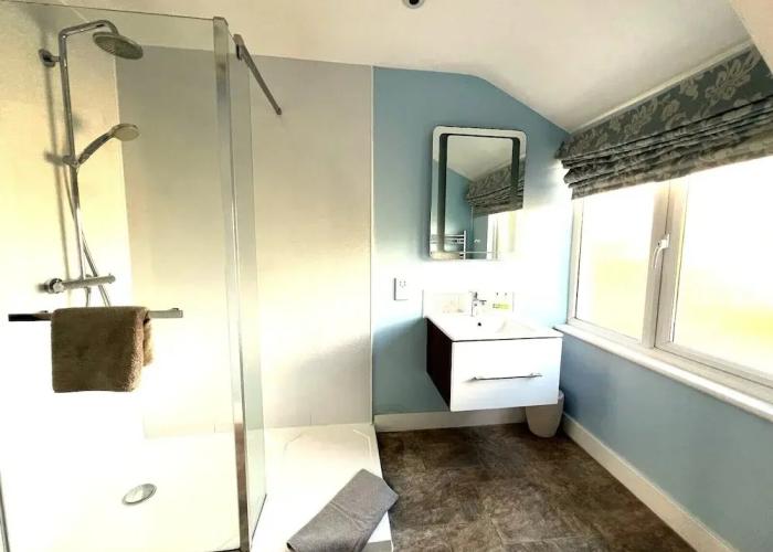 Oak Tree Rooms