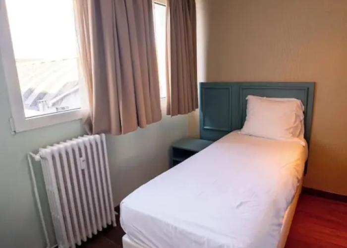 Breeze Hotel