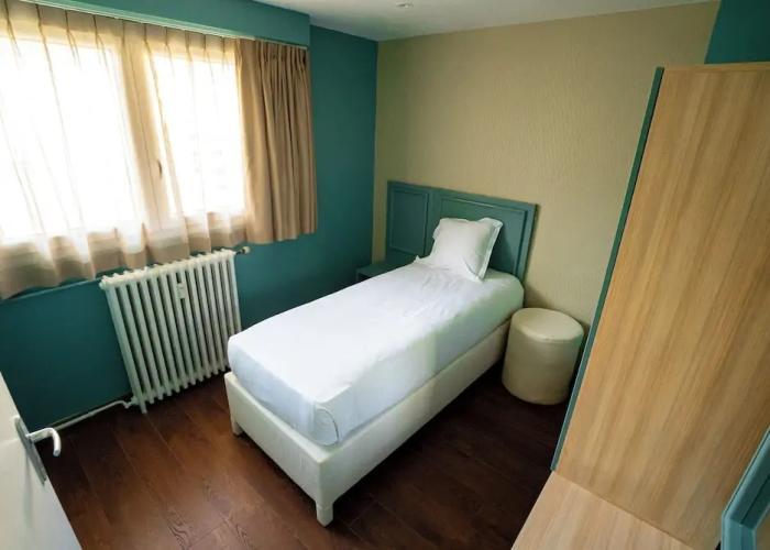 Breeze Hotel