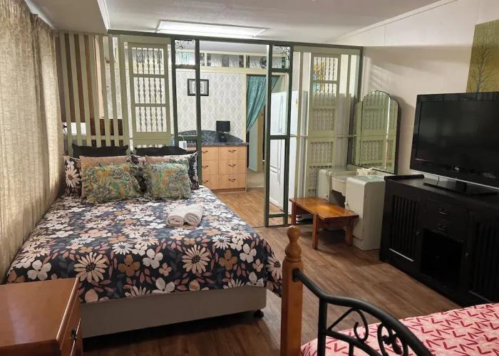 XYL guests house