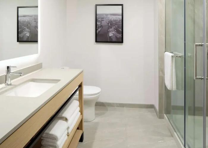 Hyatt Place Montreal Airport