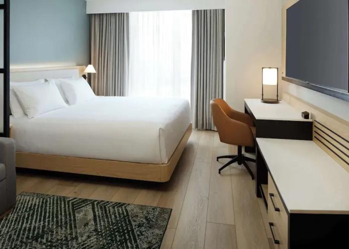 Hyatt Place Montreal Airport
