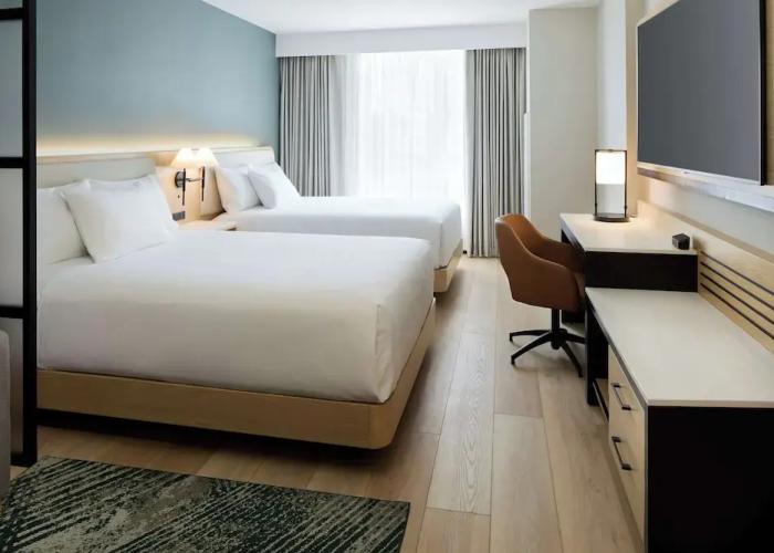 Hyatt Place Montreal Airport