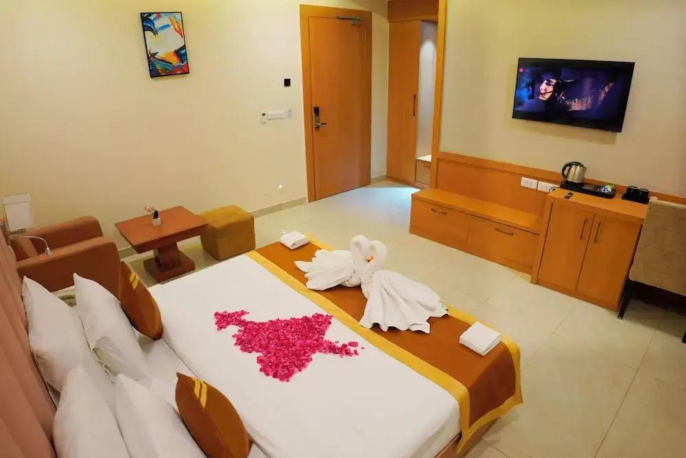 фото Hotel Cheer Royale