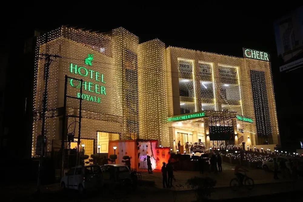 фото Hotel Cheer Royale