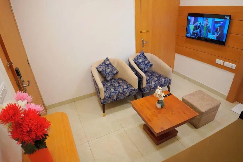 фото Hotel Cheer Royale