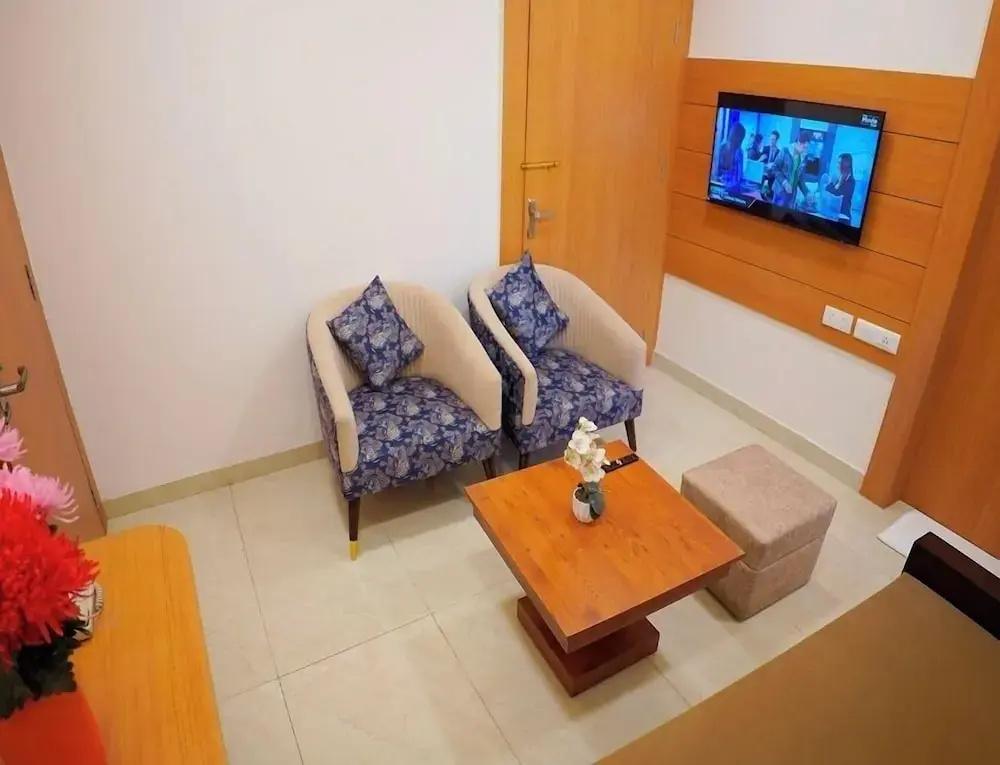 фото Hotel Cheer Royale