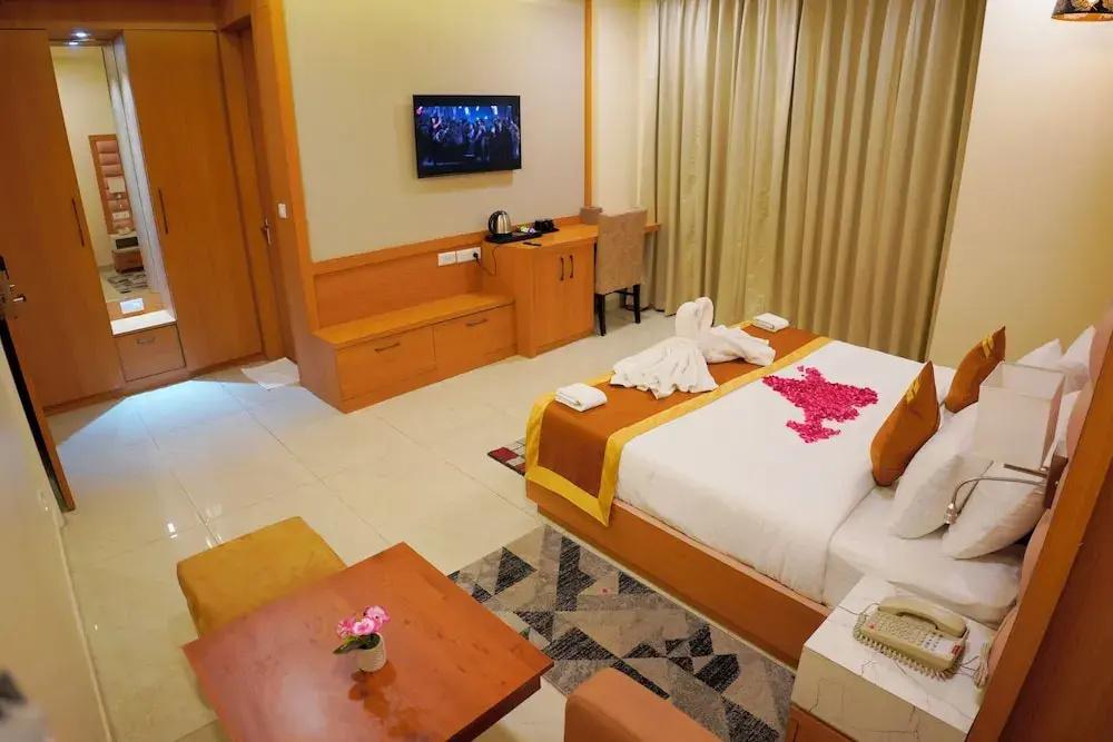 фото Hotel Cheer Royale