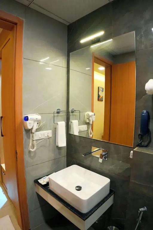 фото Hotel Cheer Royale