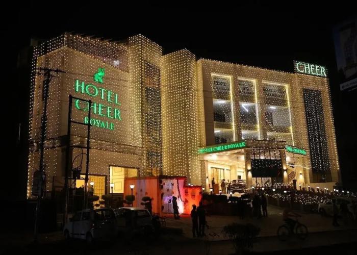 Hotel Cheer Royale