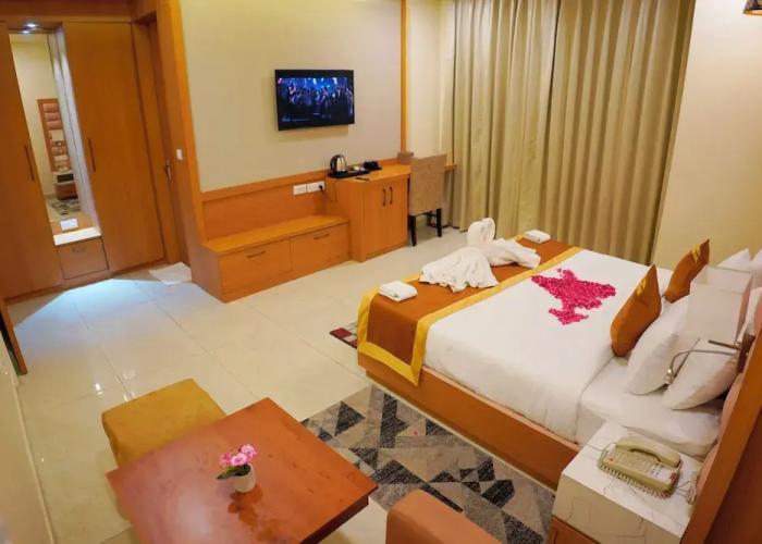 Hotel Cheer Royale