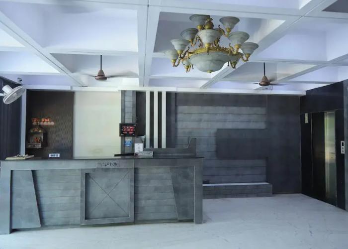 Mansarovar Hotel & Banquets