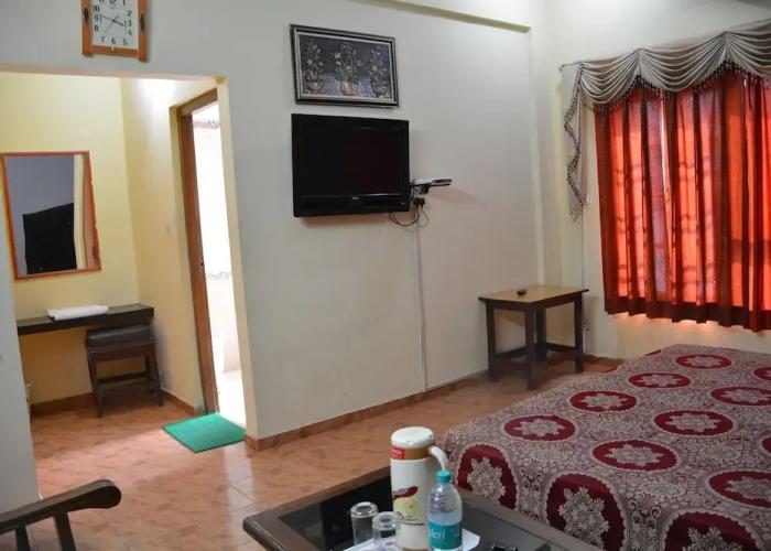 Mansarovar Hotel & Banquets