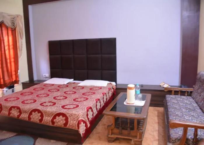 Mansarovar Hotel & Banquets
