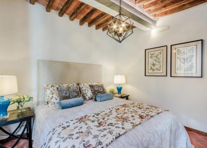 Casa Genny in Lucca With 1 Bedrooms and 1 Bathrooms