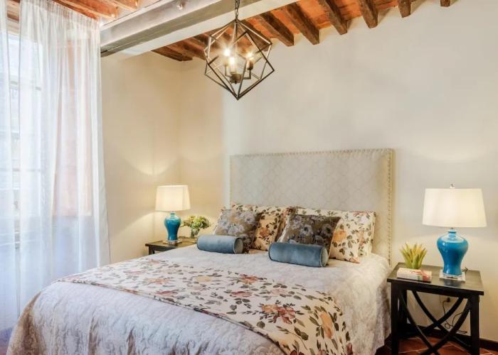 Casa Genny in Lucca With 1 Bedrooms and 1 Bathrooms
