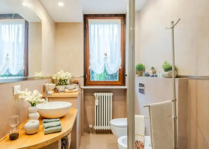 Casa Ambra in Lucca With 1 Bedrooms and 1 Bathrooms