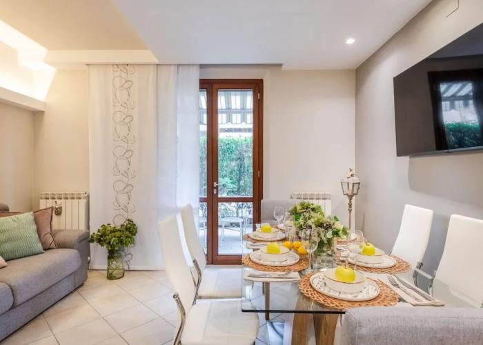 Casa Ambra in Lucca With 1 Bedrooms and 1 Bathrooms