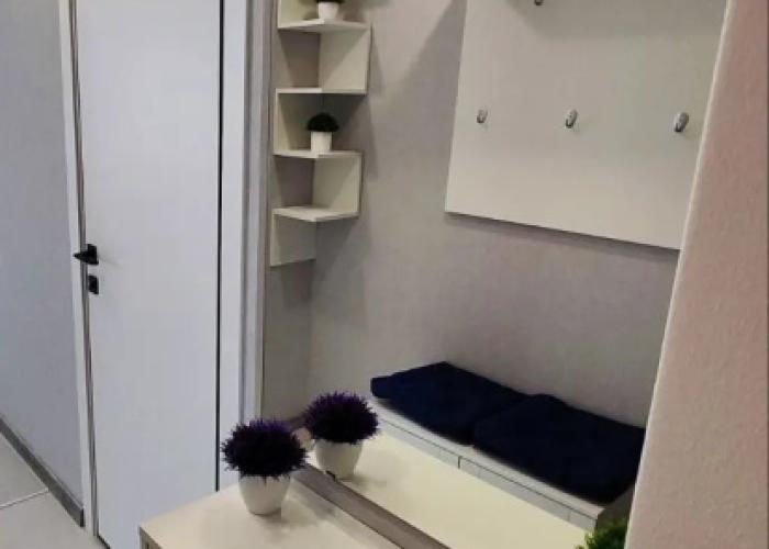 Sovremennaya Komfortnaya Studiya v Svetlykh Tonakh Flat