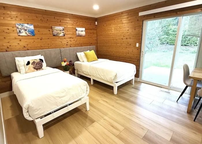 Vancouver Lake City Way Guesthouse