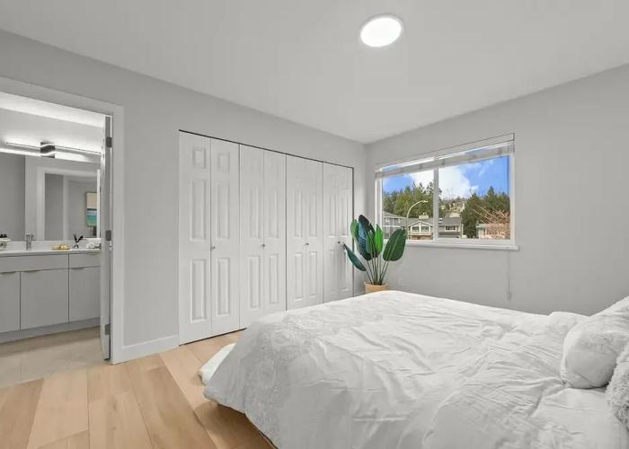 Vancouver Lake City Way Guesthouse