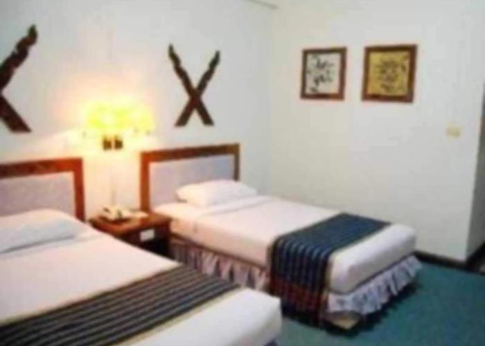 Mae Yom Palace Hotel
