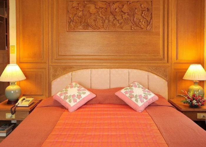 Mae Yom Palace Hotel