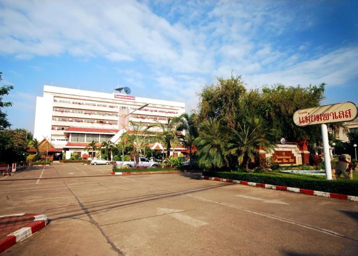 Mae Yom Palace Hotel